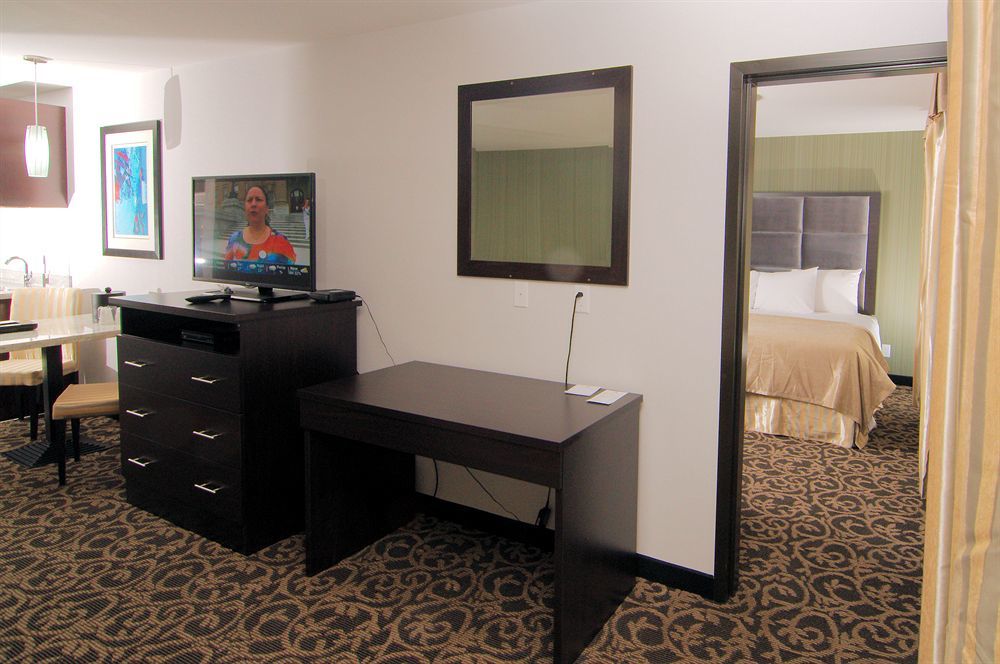 Paradise Inn And Suites Redwater 外观 照片